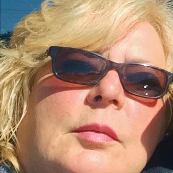 Meet your Posher, Linda - Picture 2 of 2